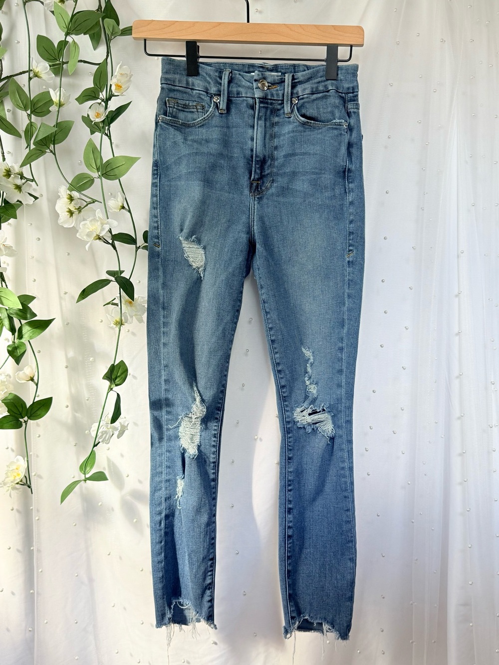 Authentic Good American "Good Waist" high-rise ripped skinny jeans